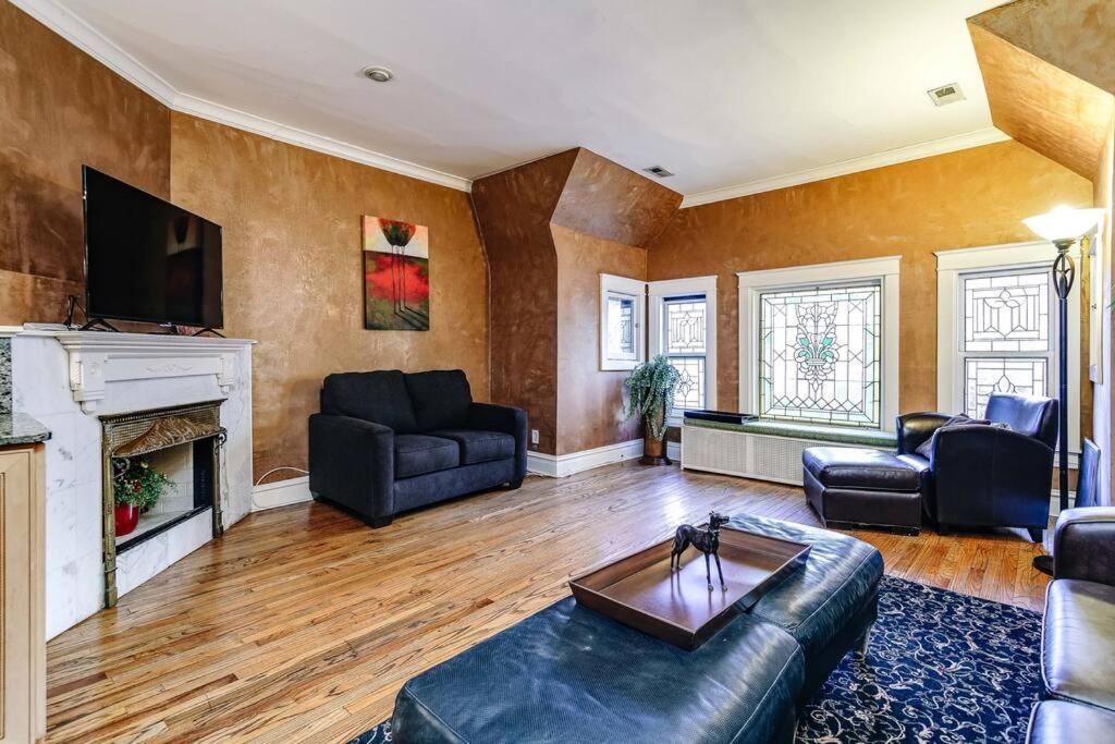 Historic And Unique Brownstone In Gold Coast - Downtown - 3 Apartman Chicago Kültér fotó