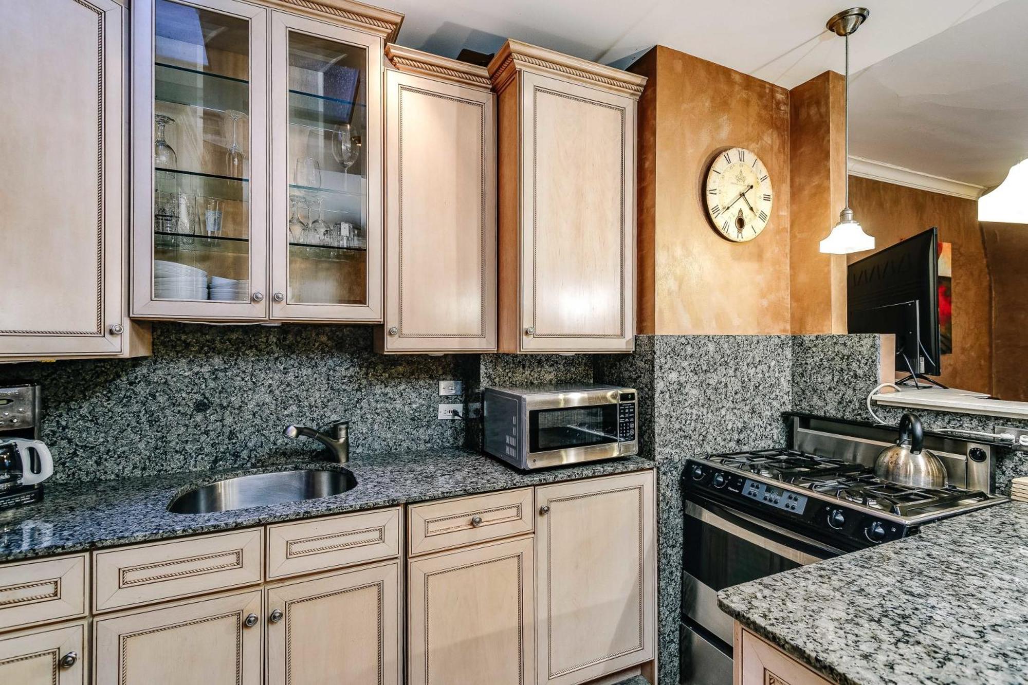 Historic And Unique Brownstone In Gold Coast - Downtown - 3 Apartman Chicago Kültér fotó